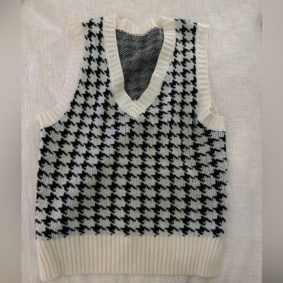 Houndstooth Sweater Vest - Picture 1 of 1